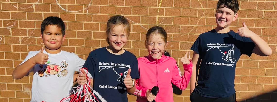 Elementary kids collaborating