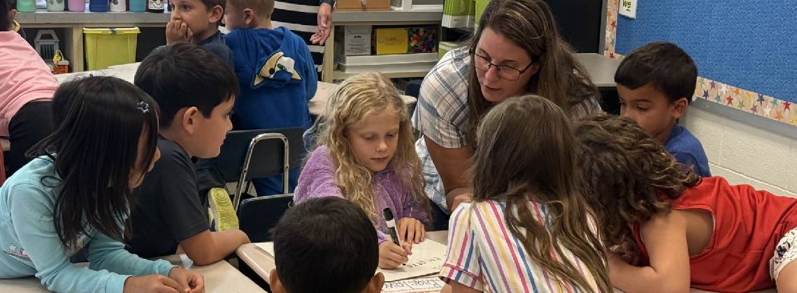 Elementary kids collaborating