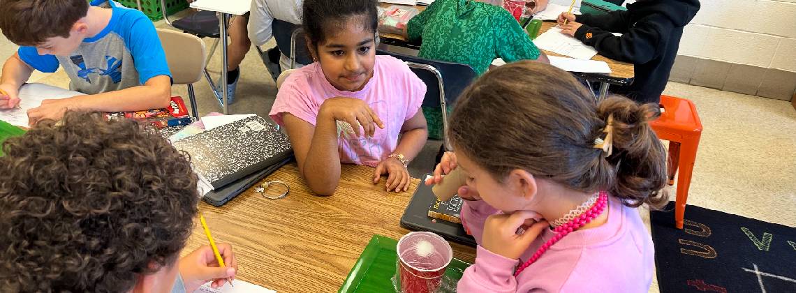 Elementary kids collaborating